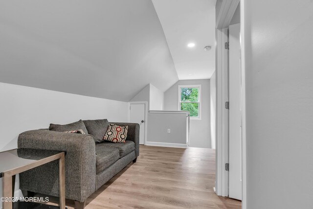 137 Willow Dr, Jackson, NJ 08527 - sitting room with wood finished floors, vaulted ceiling, baseboards, and recessed lighting