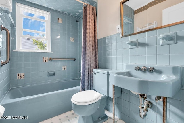 361 Meadowbrook Ave, Eatontown, NJ 07724 - full bath featuring tile walls, toilet, and shower / bath combo