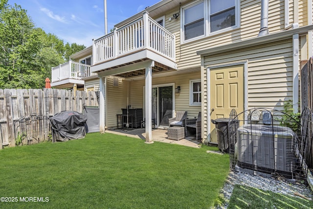 39 Colonial Ct, Jackson, NJ 08527 - rear view of property featuring central air condition unit and a deck