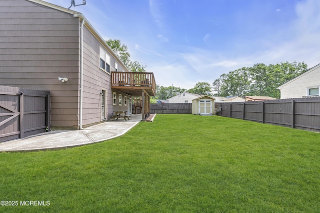 711 Chelsea St, Forked River, NJ 08731 - view of yard with a patio area and a deck