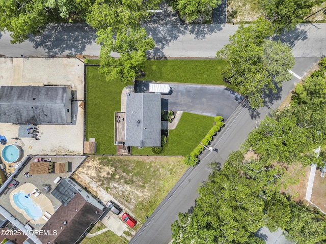 711 Chelsea St, Forked River, NJ 08731 - aerial view of a pool