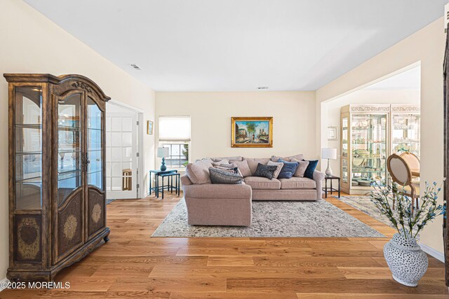 3 Devon Ct, Monroe, NJ 08831