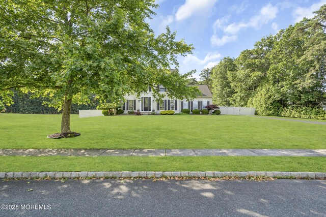 8 Reagan Dr, Jackson, NJ 08527