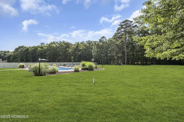 8 Reagan Dr, Jackson, NJ 08527