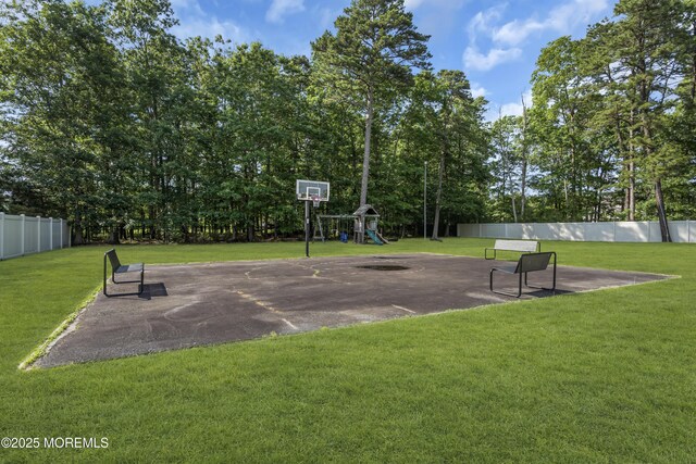 8 Reagan Dr, Jackson, NJ 08527