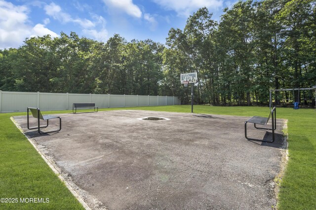 8 Reagan Dr, Jackson, NJ 08527