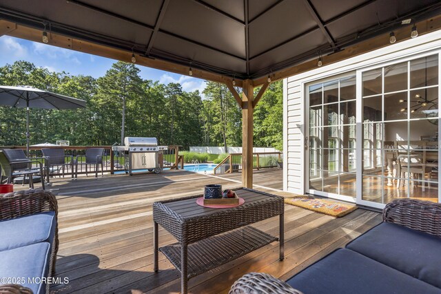 8 Reagan Dr, Jackson, NJ 08527