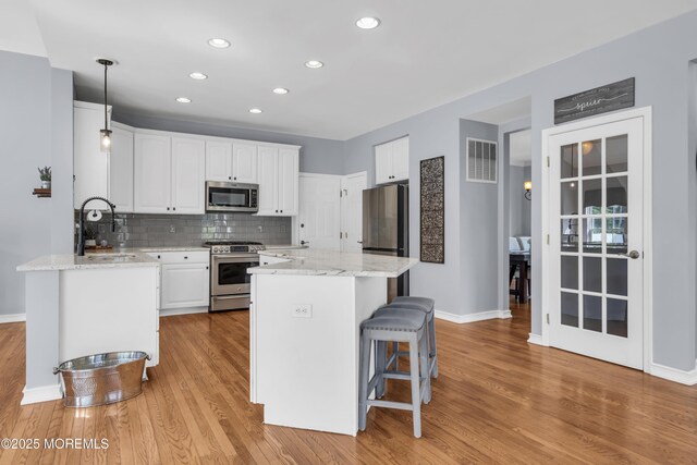 8 Reagan Dr, Jackson, NJ 08527