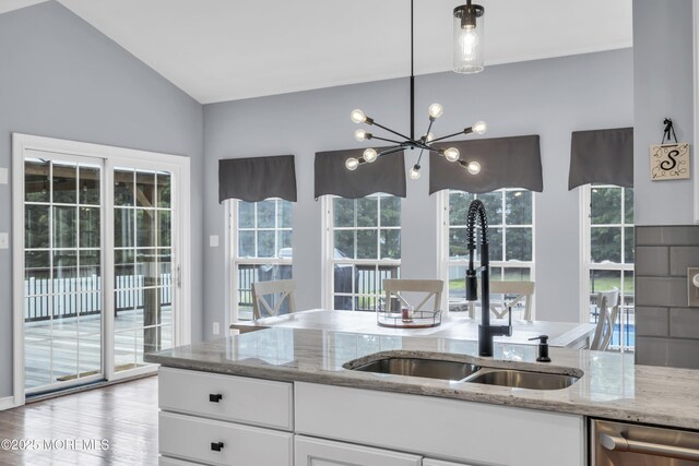 8 Reagan Dr, Jackson, NJ 08527