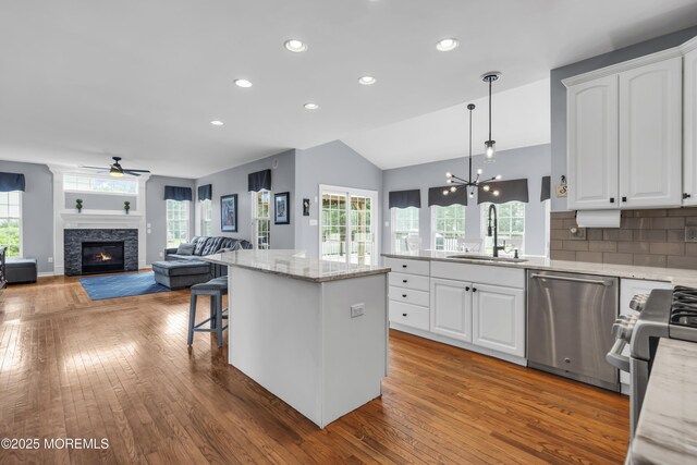 8 Reagan Dr, Jackson, NJ 08527