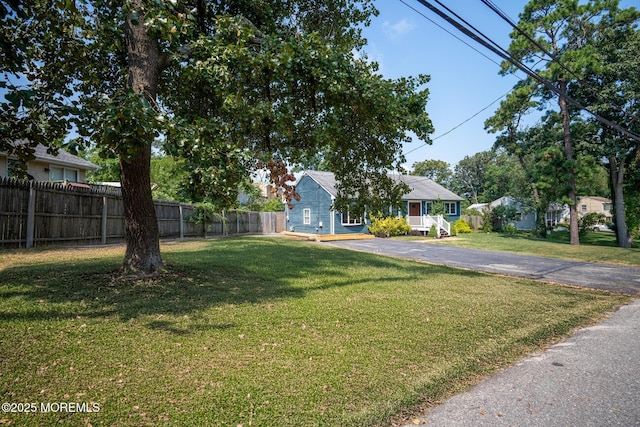 1172 Laurel Dr, Toms River, NJ 08753 - view of front of home featuring driveway