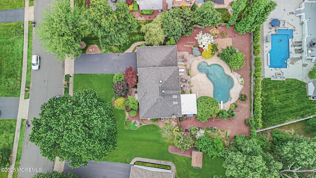 6 Quid Pl, Manalapan, NJ 07726 - bird's eye view of a pool