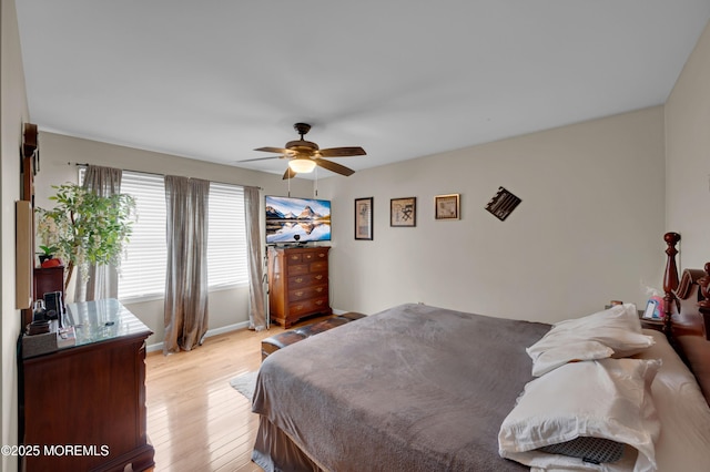 40 Wood St, Keansburg, NJ 07734 - bedroom featuring light wood-type flooring, ceiling fan, and baseboards