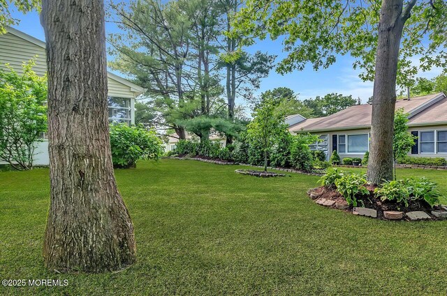 62 Woodshill Dr S, Lakewood, NJ 08701 - view of grassy yard