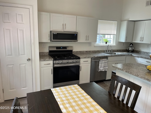 33 Hancock Ln, Manalapan, NJ 07726 - photo 11