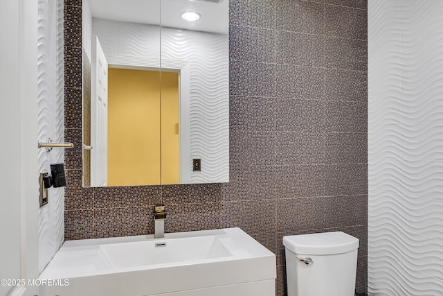 152 Redpine Loop, Old Bridge, NJ 08857 - bathroom with toilet, tile walls, and vanity