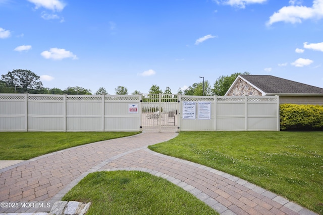 14 White Oak Ln, Aberdeen, NJ 07747 - view of yard