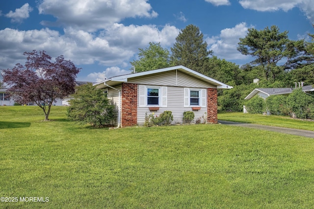 5 Lodge Ct, Brick, NJ 08724 - view of front facade with a front lawn