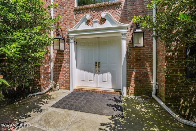 2 Warrenton Ln, Colts Neck, NJ 07722 - entrance to property featuring brick siding