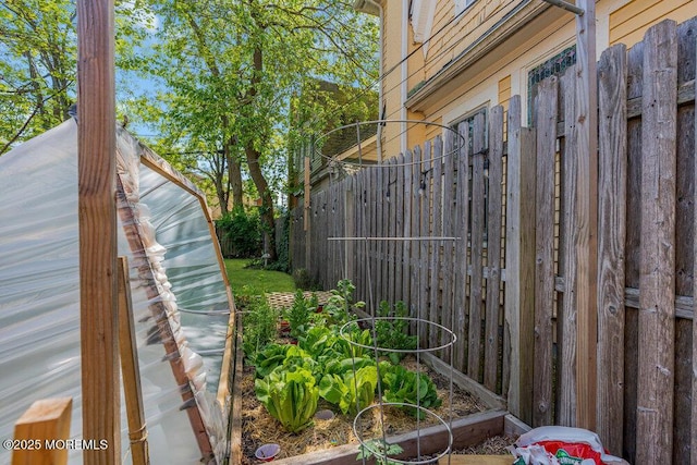 708 7th Ave, Asbury Park, NJ 07712 - view of yard
