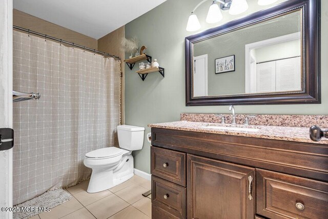 305 Daisy Ct, Jackson, NJ 08527 - bathroom featuring toilet, tile patterned flooring, vanity, and curtained shower