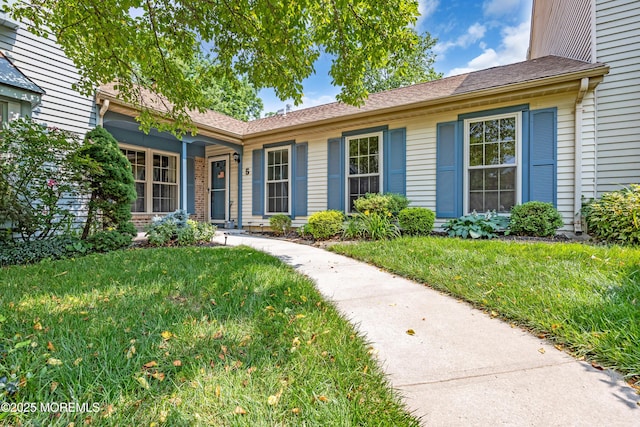 6 Claridge Ct # 5, Freehold, NJ 07728 - view of front facade featuring a front yard