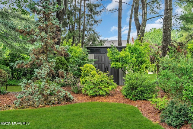 5 Leighton Dr, East Brunswick, NJ 08816 - view of green lawn