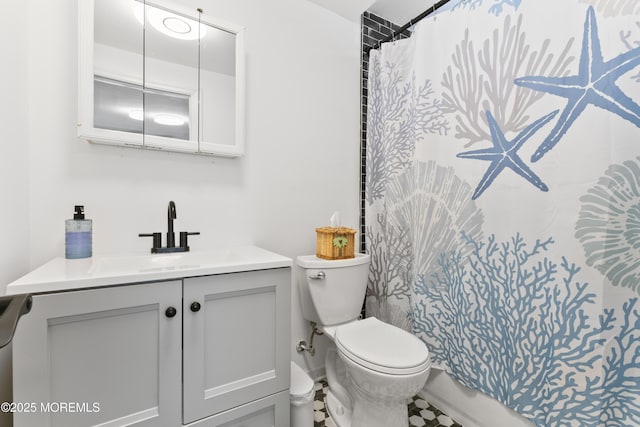 24 Highland Ave, Keansburg, NJ 07734 - full bath with toilet, vanity, and curtained shower