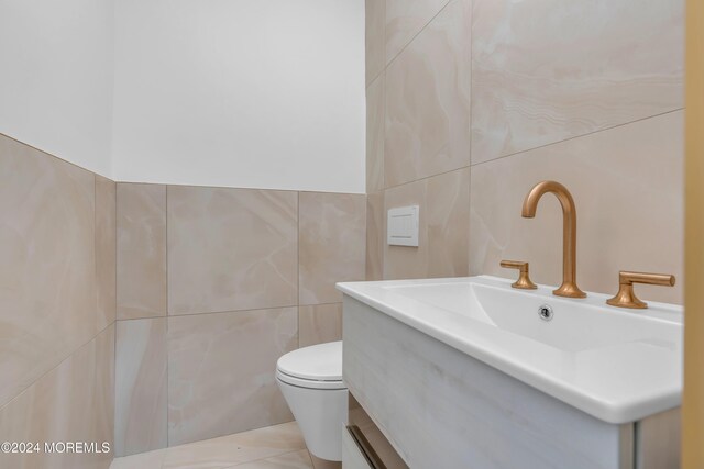 214 Private Way, Lakewood, NJ 08701 - bathroom with tile walls, vanity, and toilet