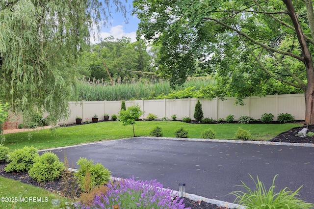 8 Clement Ln, Leonardo, NJ 07737 - view of yard