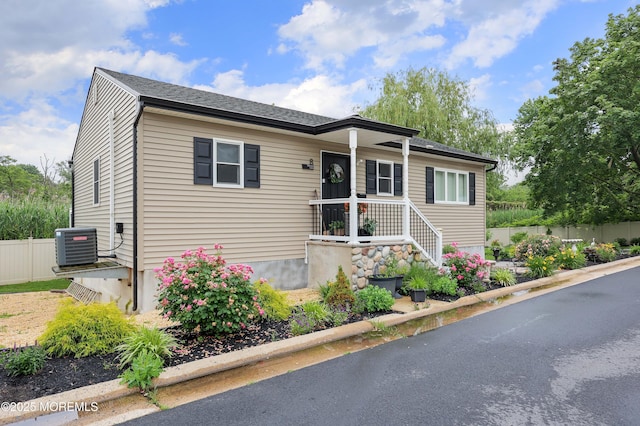 8 Clement Ln, Leonardo, NJ 07737 - view of front facade
