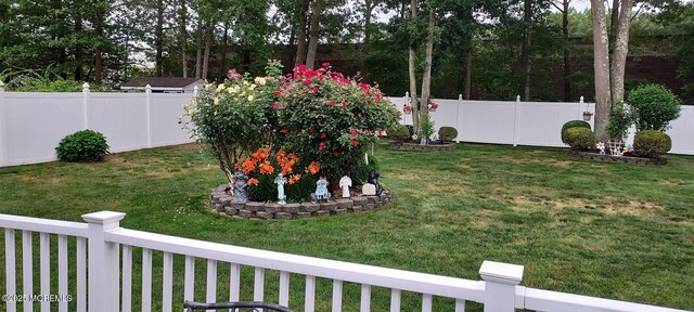 4 Hemlock Hill Rd, Jackson, NJ 08527 - view of yard