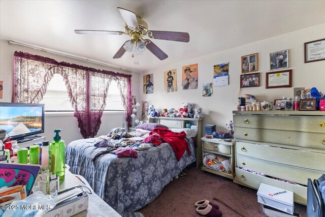 4 Roanoke Ct, Willingboro, NJ 08046 - carpeted bedroom featuring a ceiling fan