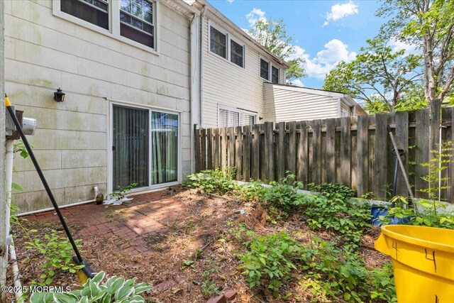 4 Roanoke Ct, Willingboro, NJ 08046 - view of yard