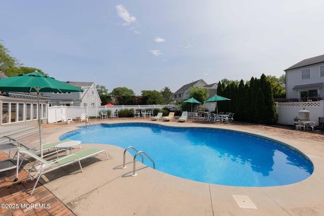 14 W St, Monmouth Beach, NJ 07750 - view of swimming pool featuring a fenced backyard and a patio area