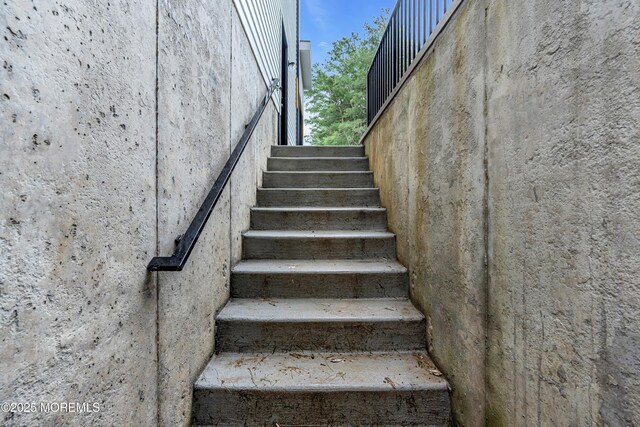 1423 Anthony Ct, Toms River, NJ 08753 - view of stairway