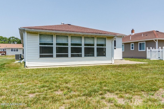 861 Jamaica Blvd, Toms River, NJ 08757 - back of property featuring a patio area