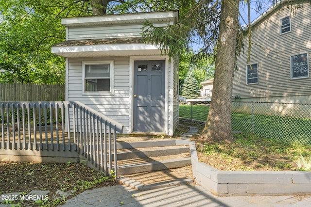 76 9th St, Belford, NJ 07718 - property entrance