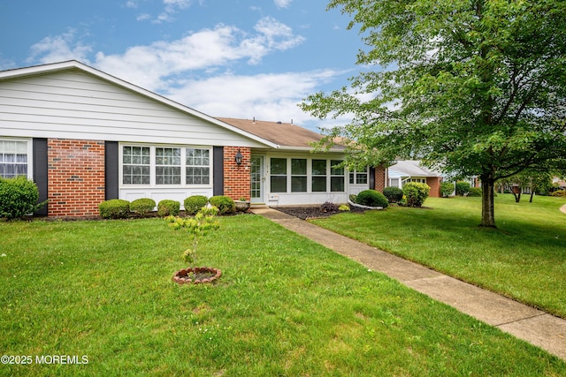 1161B Argyll Cir, Lakewood, NJ 08701 - ranch-style home with brick siding and a front yard