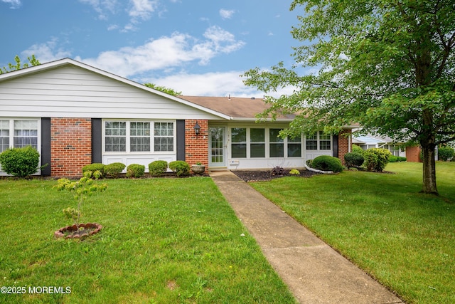 1161B Argyll Cir, Lakewood, NJ 08701 - single story home featuring brick siding and a front yard