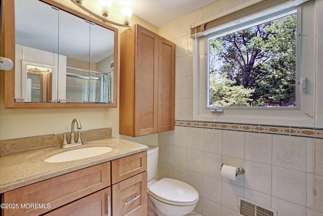 7 Owens Rd, Marlboro, NJ 07746 - full bath with vanity, curtained shower, and tile walls