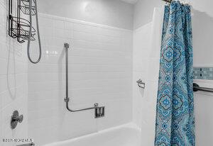 1263 Hamilton Ct Unit B, Lakewood, NJ 08701 - full bathroom with shower / bath combination with curtain