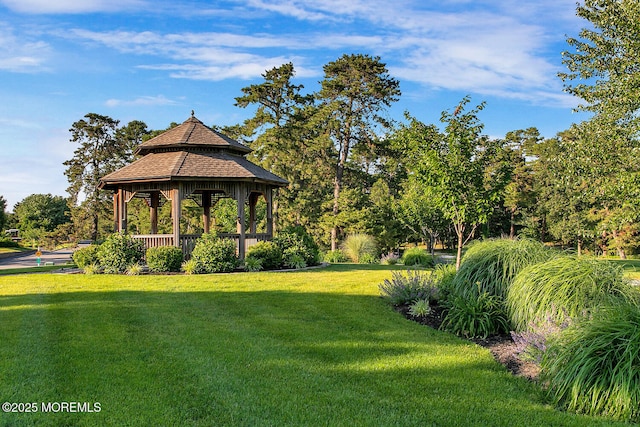 44 Autumntide Dr, Lakewood, NJ 08701 - surrounding community with a gazebo and a lawn