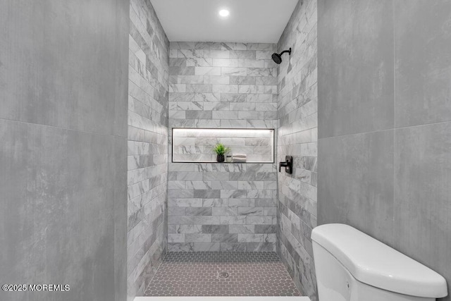9 Westbrook Dr, Toms River, NJ 08757 - full bath featuring tiled shower and toilet