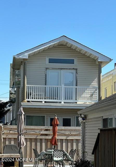 303 Hamilton Ave Unit 2, Seaside Heights, NJ 08751 - view of front of property with a balcony
