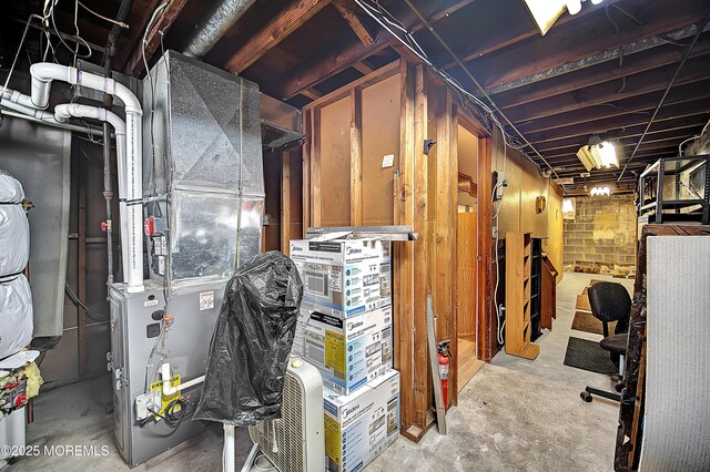 72 1st Ave, Port Reading, NJ 07064 - unfinished basement with heating unit