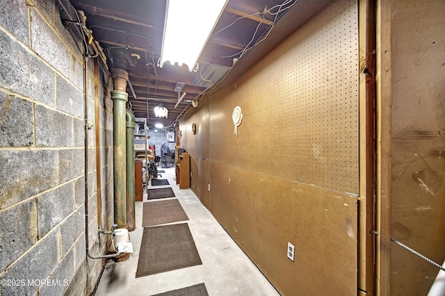 72 1st Ave, Port Reading, NJ 07064 - hall featuring concrete floors