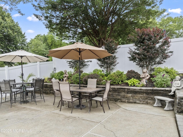 6 Convent Ct, Hazlet, NJ 07730 - fenced backyard featuring outdoor dining area and a patio area