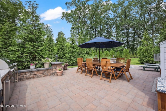 86 Legacy Ct, Freehold, NJ 07728 - view of patio featuring outdoor dining area and exterior kitchen
