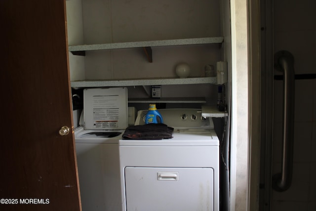 146 Mockingbird Way, Whiting, NJ 08759 - laundry area with washing machine and clothes dryer